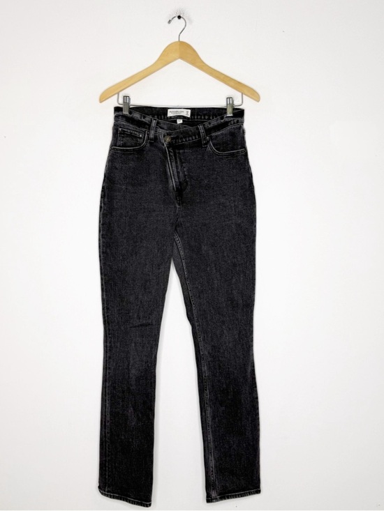 Abercrombie & Fitch Denim - Abercrombie & Fitch Curve Love 90s Slim Straight Jeans 6 / 28 Ultra High Rise
